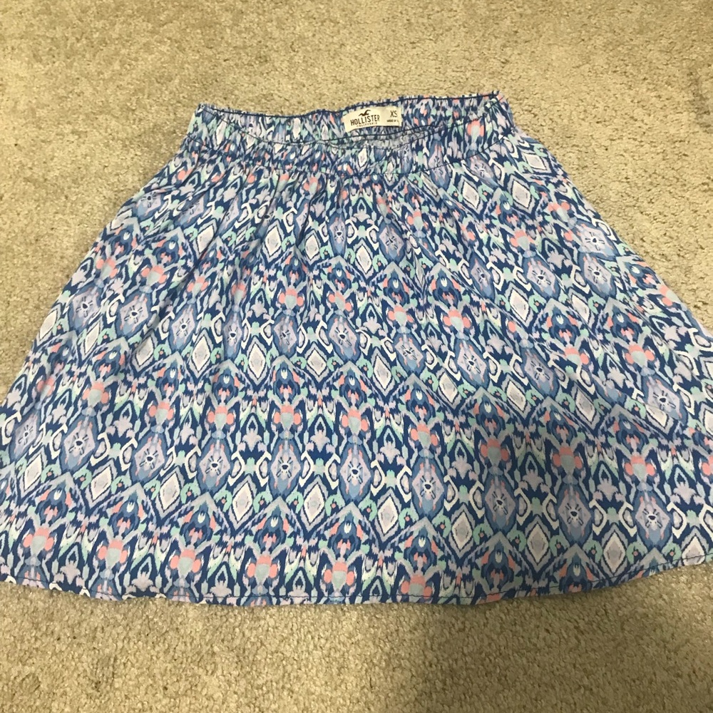 Mini flowy skirt.